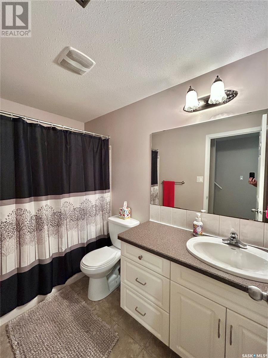 3005 2nd Avenue E, Waldheim, Saskatchewan  S0K 4R0 - Photo 8 - SK008001