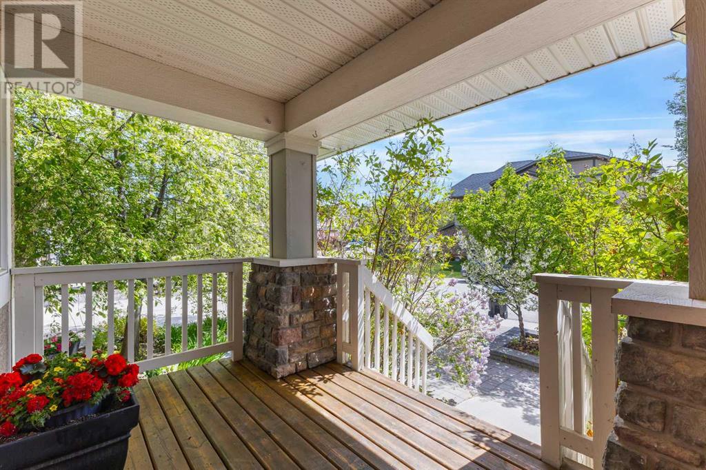 117 Valley Woods Place Nw, Calgary, Alberta  T3B 6A1 - Photo 3 - A2225191