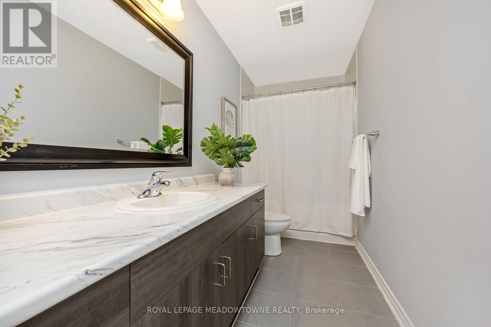 307 Yates Drive, Milton, Ontario  L9T 2Y4 - Photo 24 - W12128730