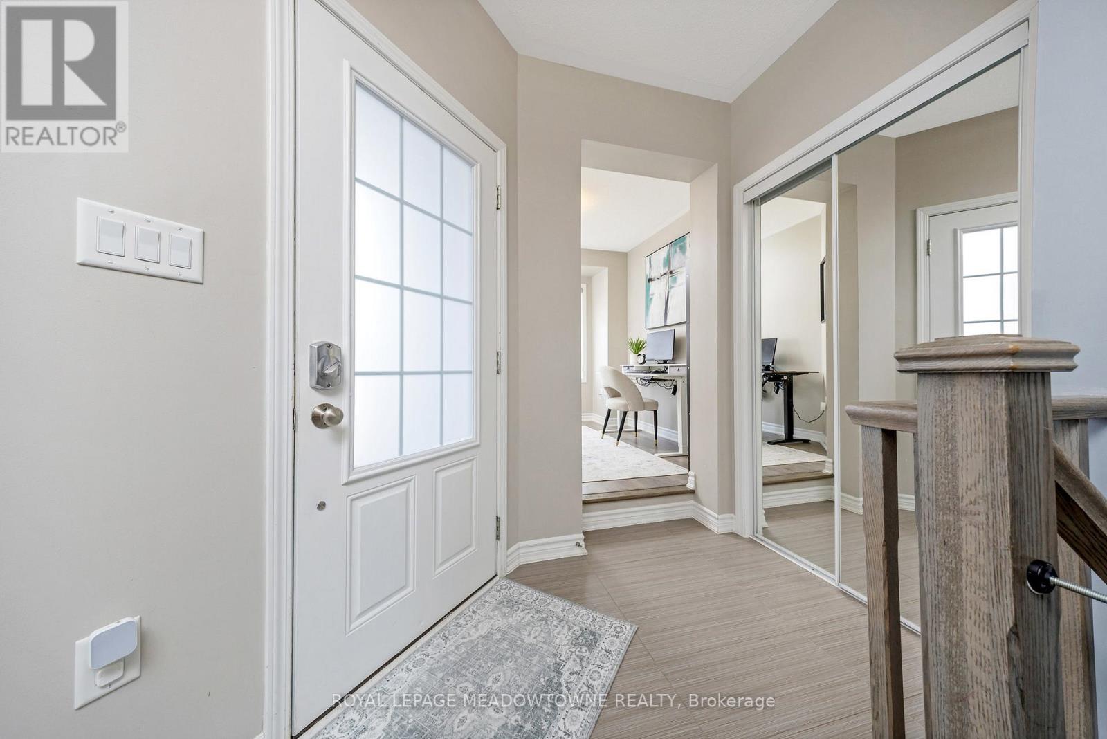 307 Yates Drive, Milton, Ontario  L9T 2Y4 - Photo 3 - W12128730