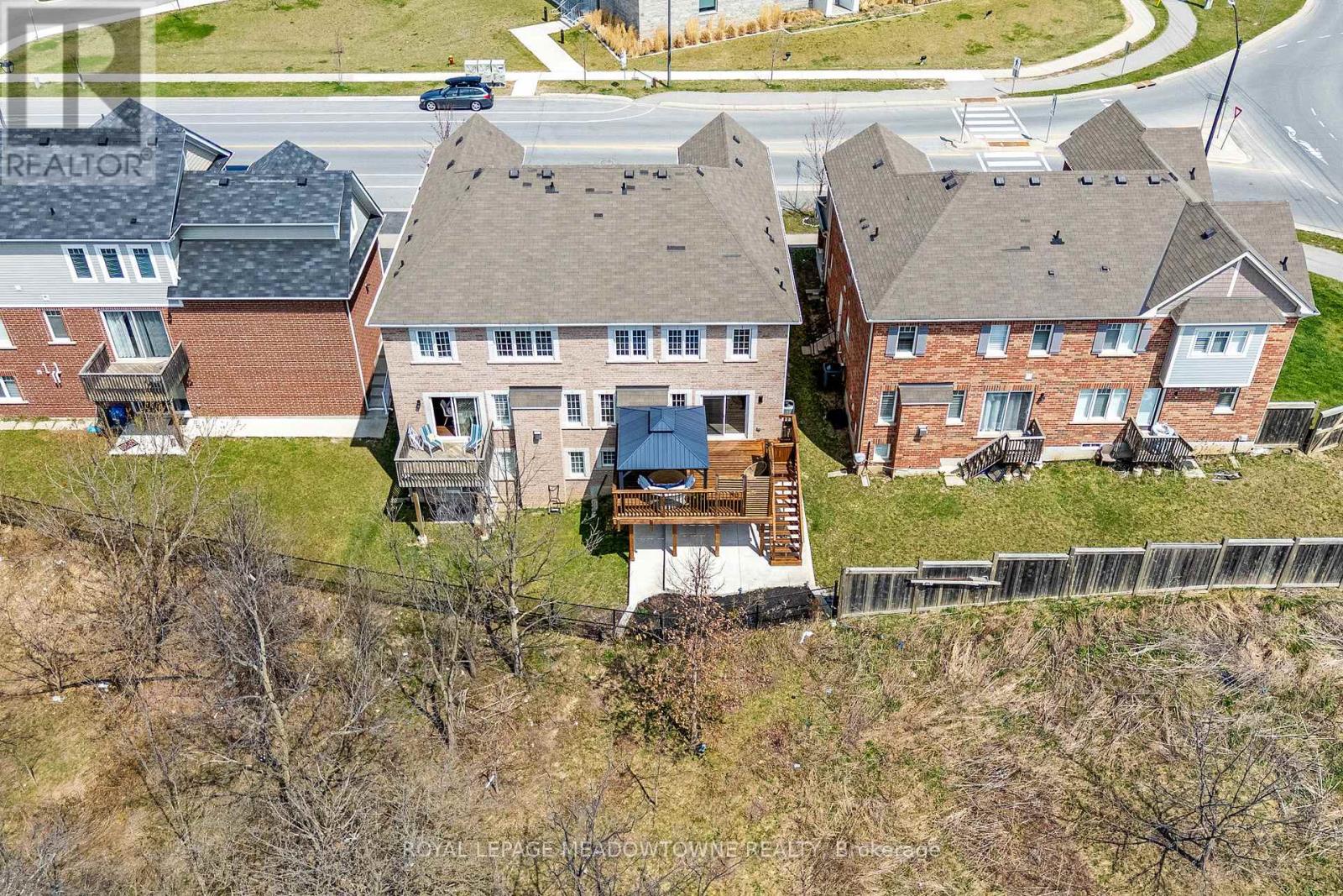 307 Yates Drive, Milton, Ontario  L9T 2Y4 - Photo 4 - W12128730