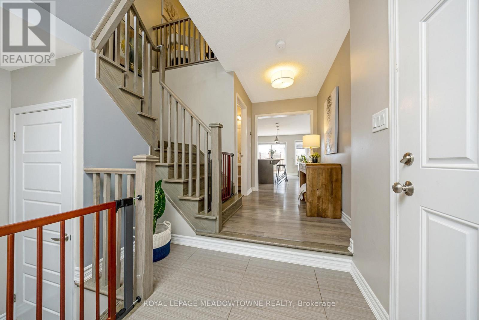 307 Yates Drive, Milton, Ontario  L9T 2Y4 - Photo 8 - W12128730