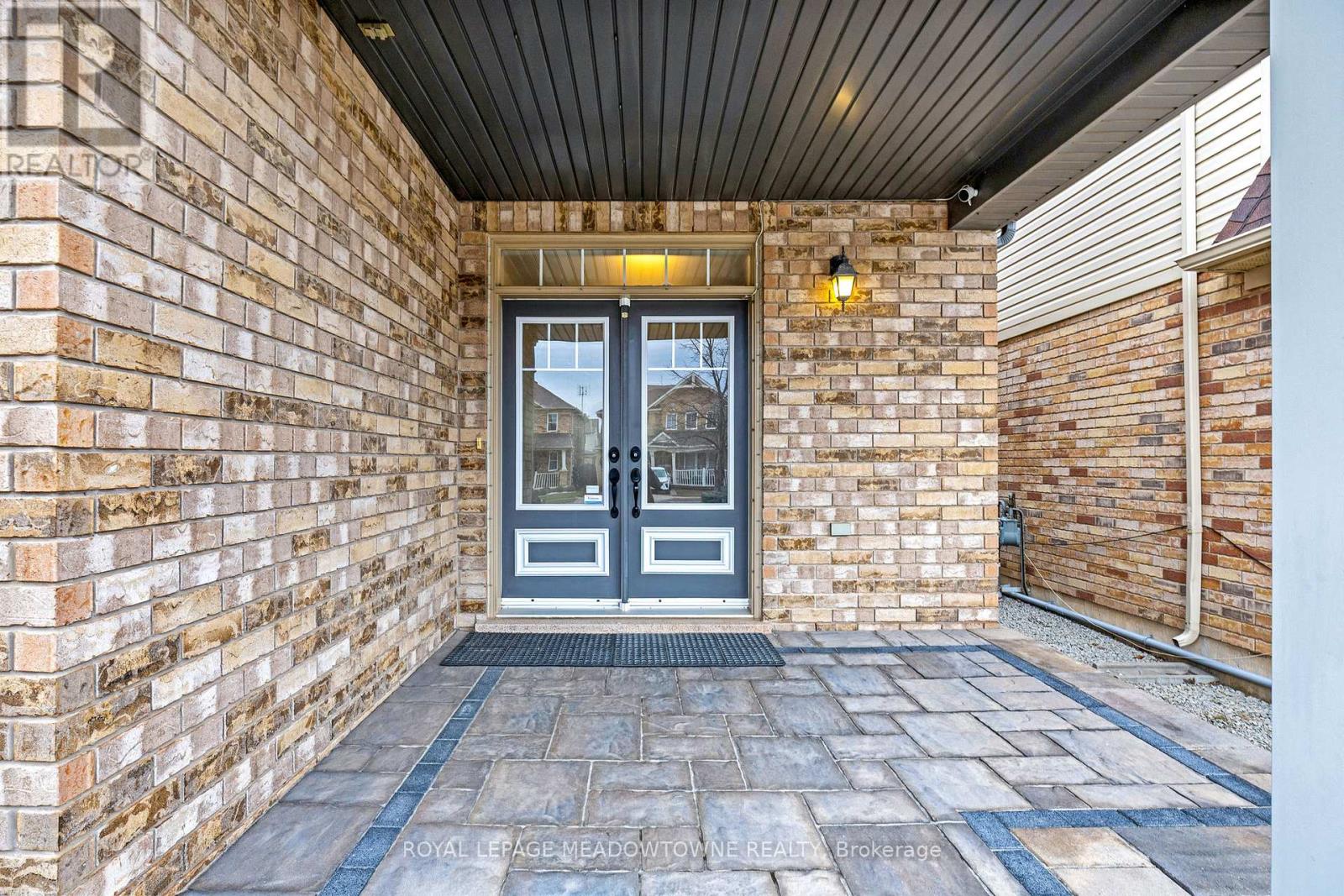 428 Dymott Avenue, Milton (Ha Harrison), Ontario  L9T 7V1 - Photo 3 - W12133683