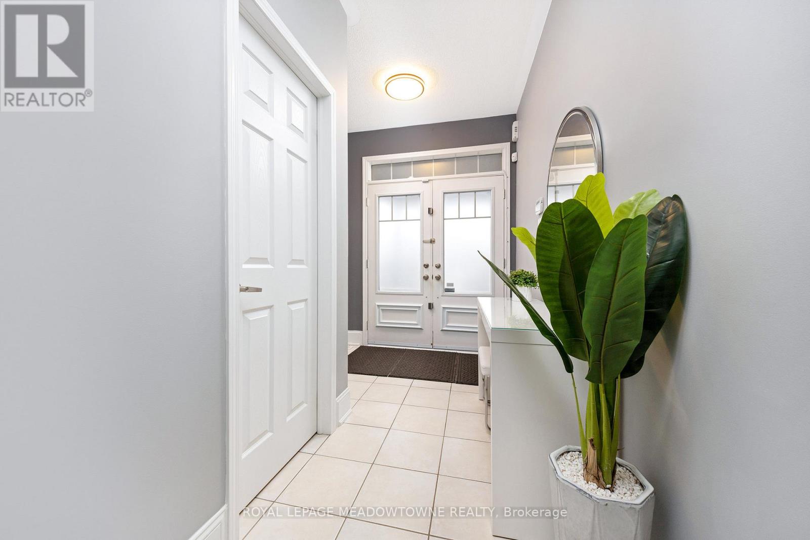 428 Dymott Avenue, Milton (Ha Harrison), Ontario  L9T 7V1 - Photo 5 - W12133683