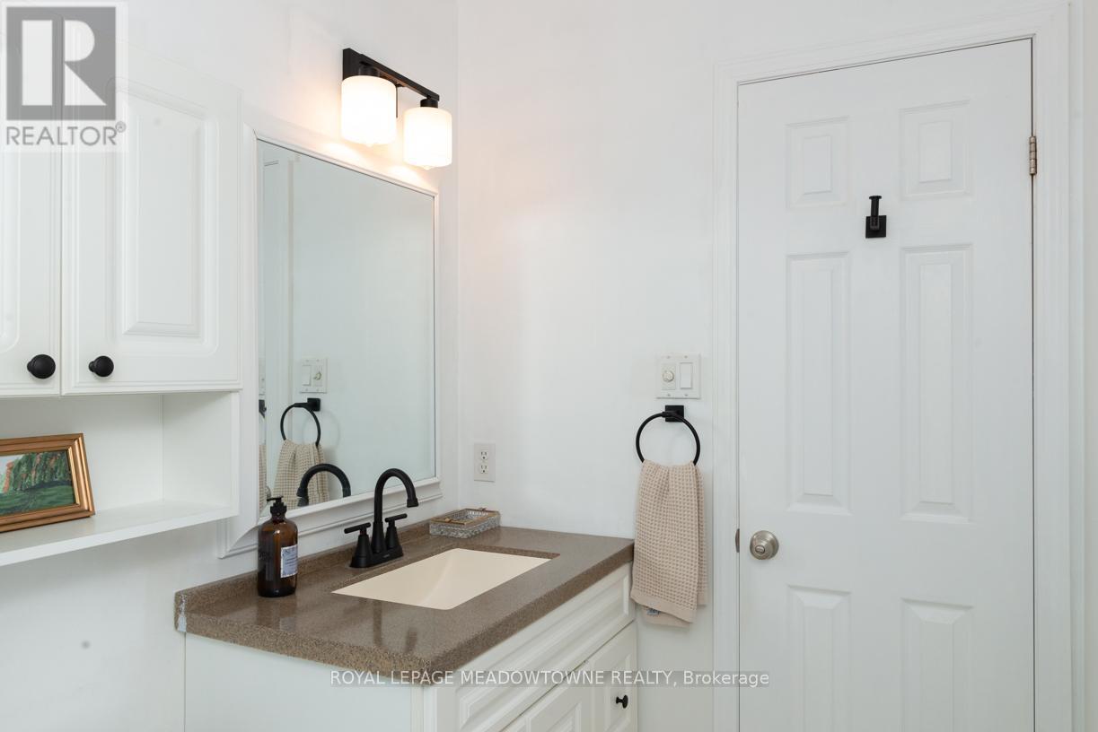 32 Clarridge Court, Brampton, Ontario  L6X 3N5 - Photo 18 - W12190320