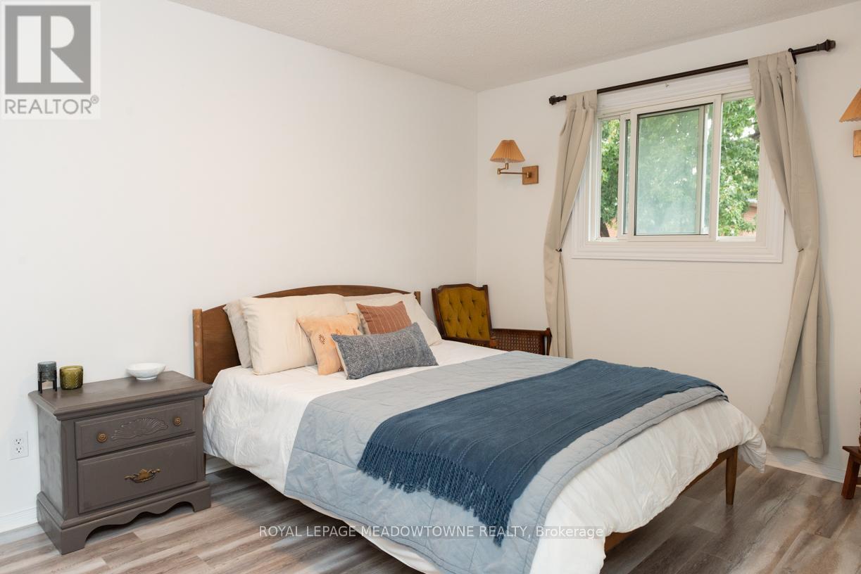 32 Clarridge Court, Brampton, Ontario  L6X 3N5 - Photo 19 - W12190320