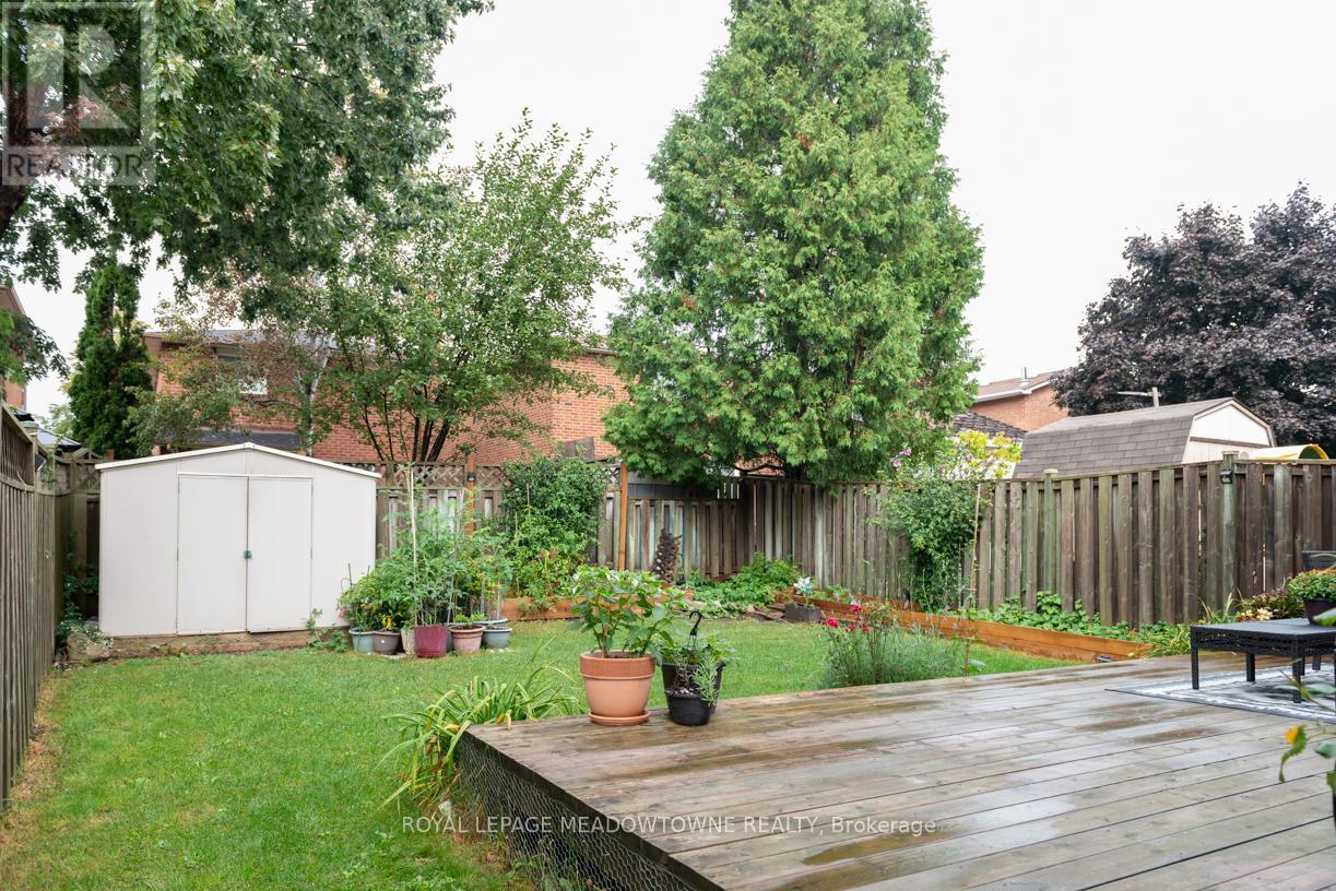 32 Clarridge Court, Brampton, Ontario  L6X 3N5 - Photo 28 - W12190320
