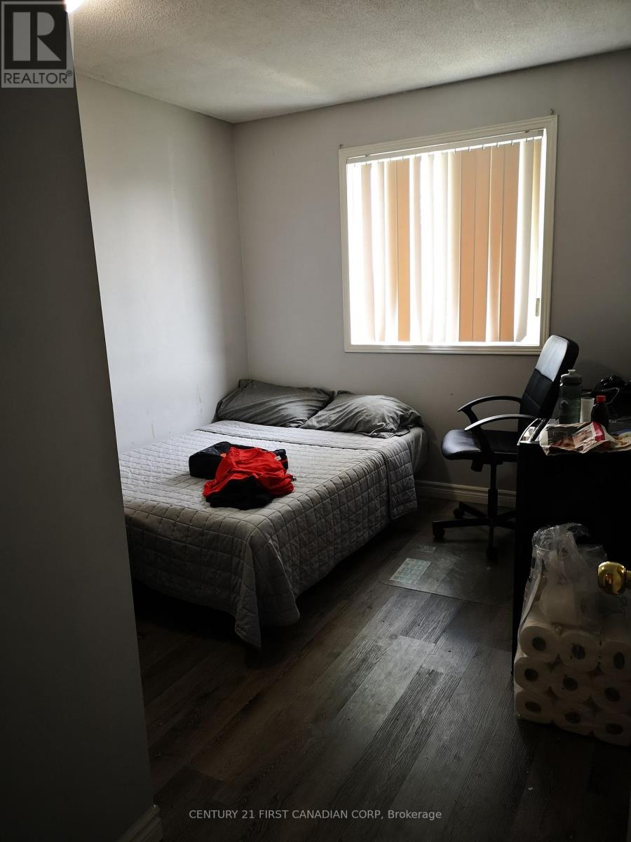 21 - 190 Fleming Drive, London East (East D), Ontario  N5V 5B8 - Photo 13 - X12143657