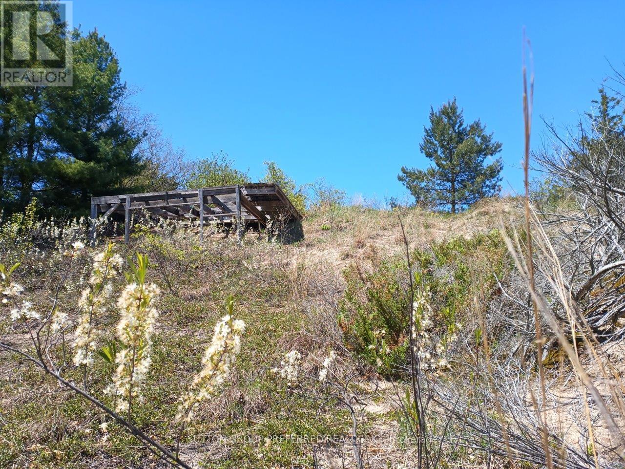 7850 Sydney Walk, Lambton Shores, Ontario  N0M 2L0 - Photo 11 - X12190020