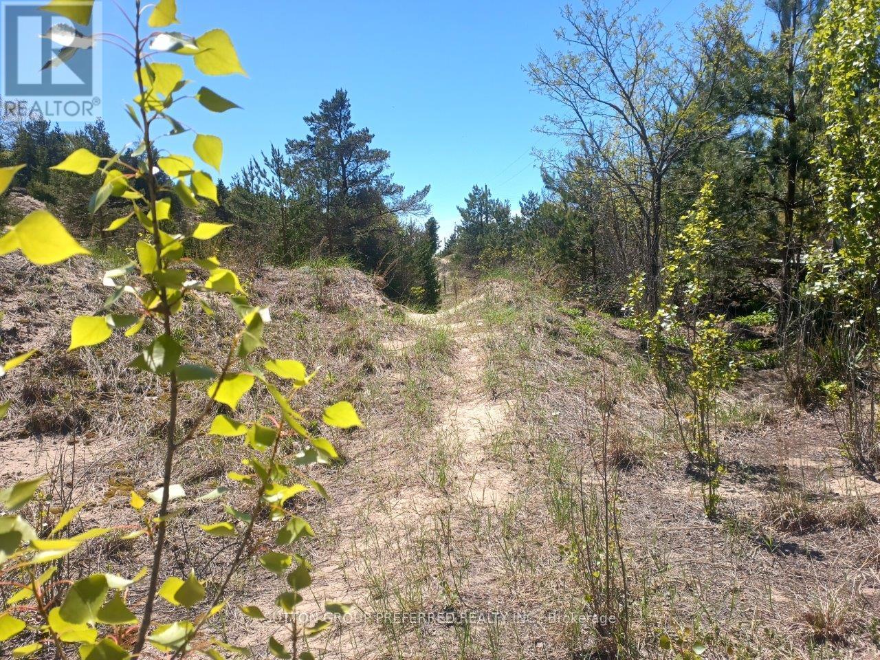 7850 Sydney Walk, Lambton Shores, Ontario  N0M 2L0 - Photo 19 - X12190020