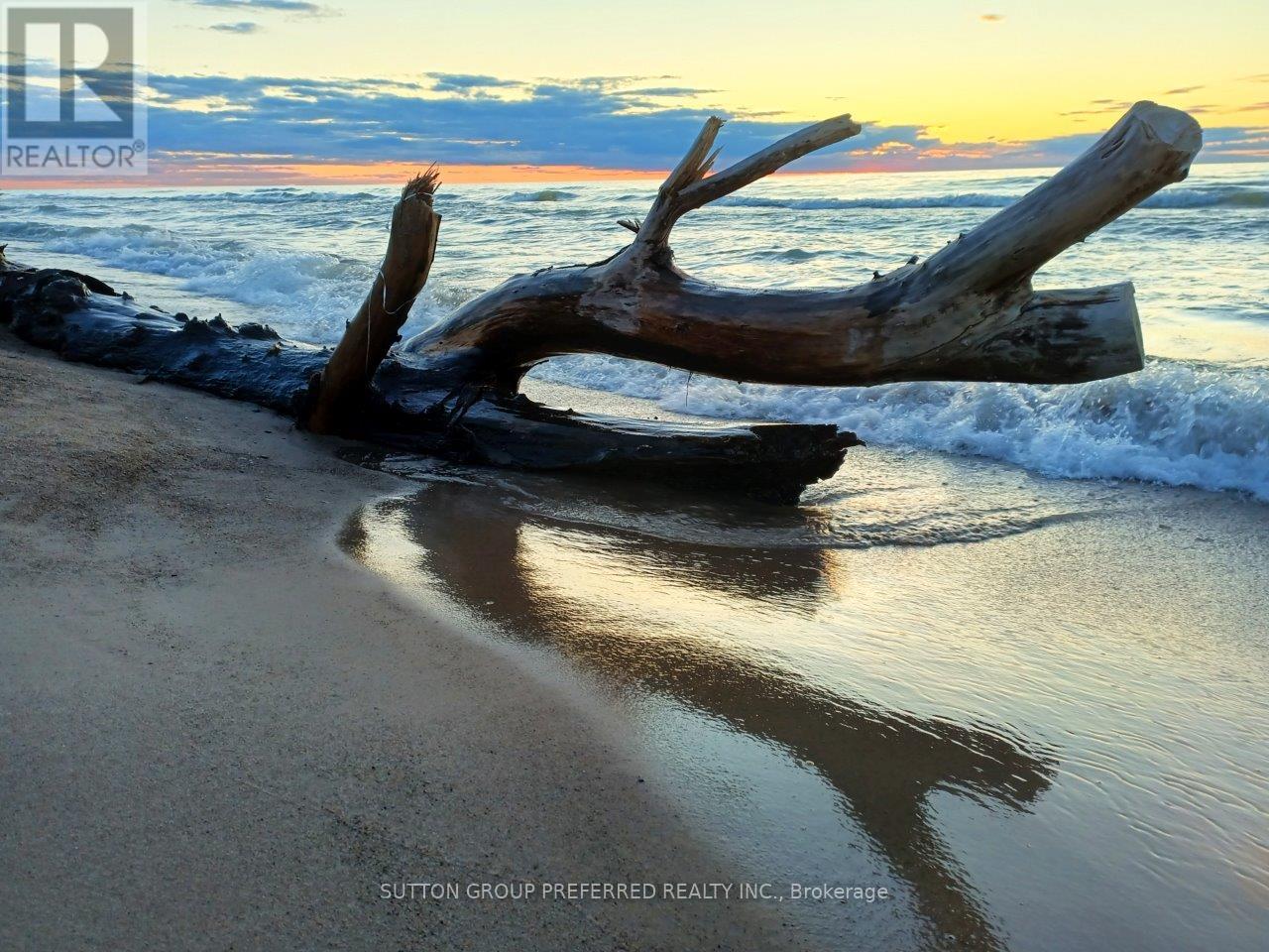 7850 Sydney Walk, Lambton Shores, Ontario  N0M 2L0 - Photo 28 - X12190020