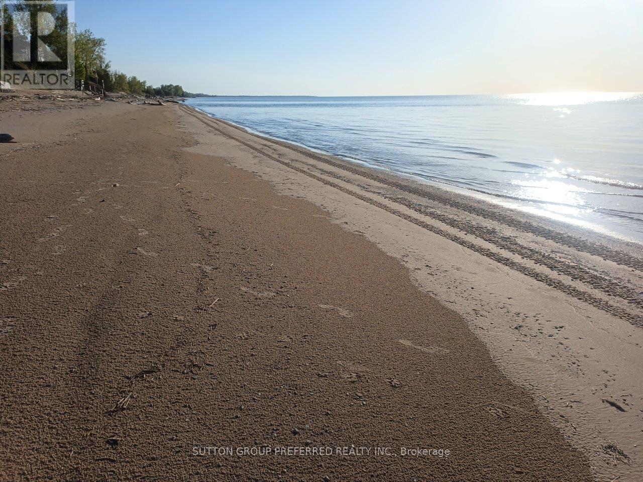 7850 Sydney Walk, Lambton Shores, Ontario  N0M 2L0 - Photo 3 - X12190020