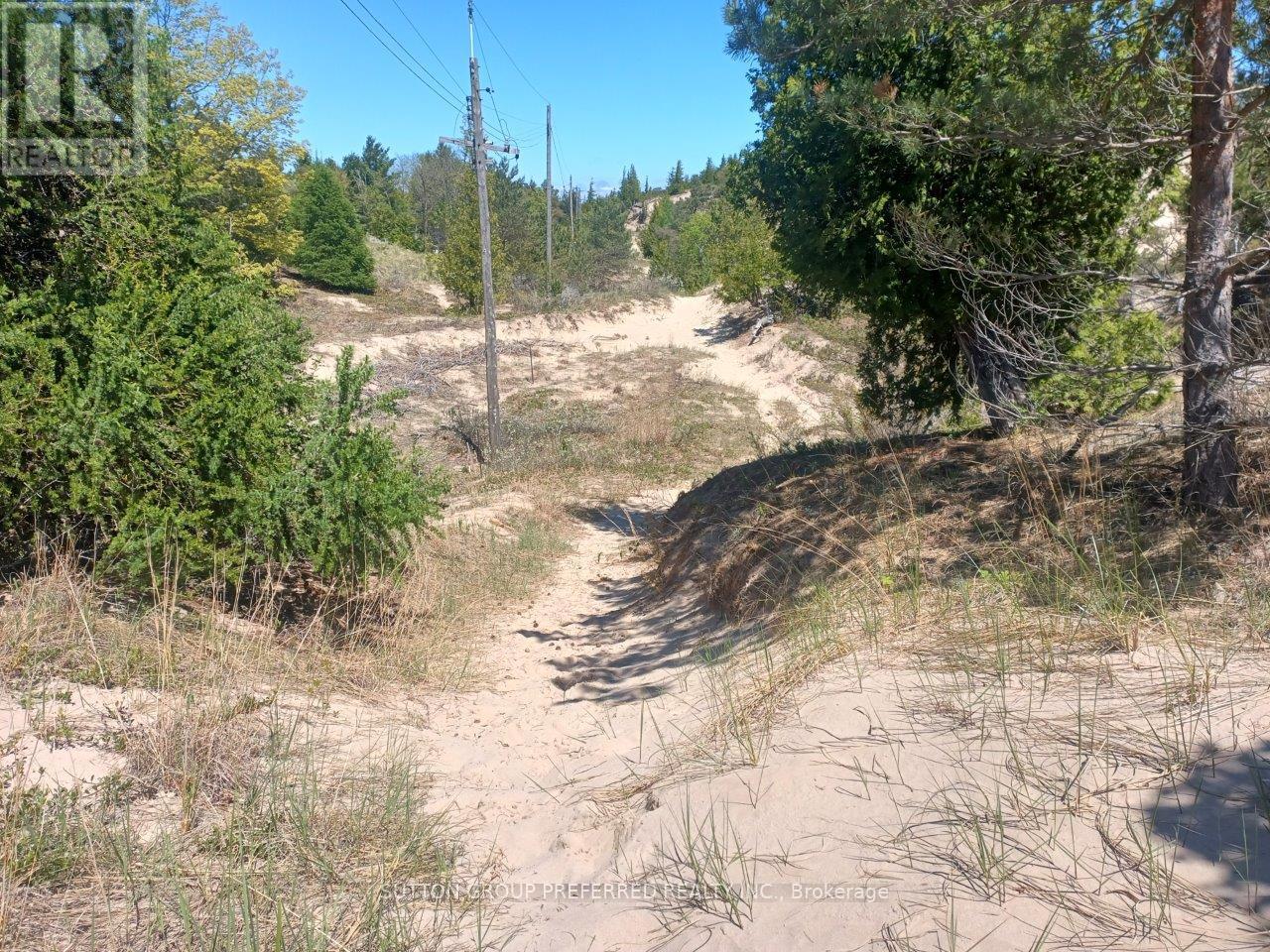 7850 Sydney Walk, Lambton Shores, Ontario  N0M 2L0 - Photo 22 - X12190020