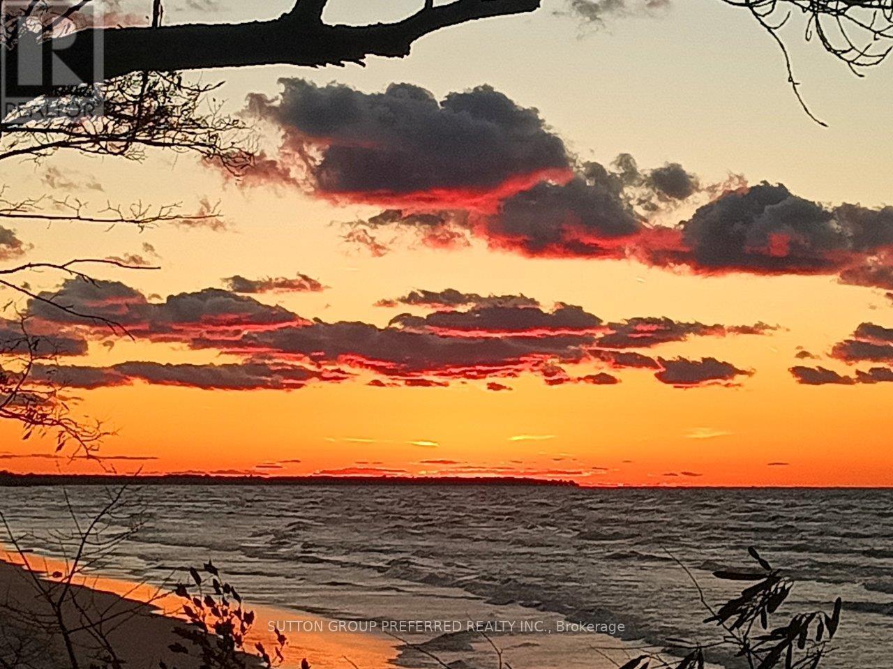 7850 Sydney Walk, Lambton Shores, Ontario  N0M 2L0 - Photo 27 - X12190020