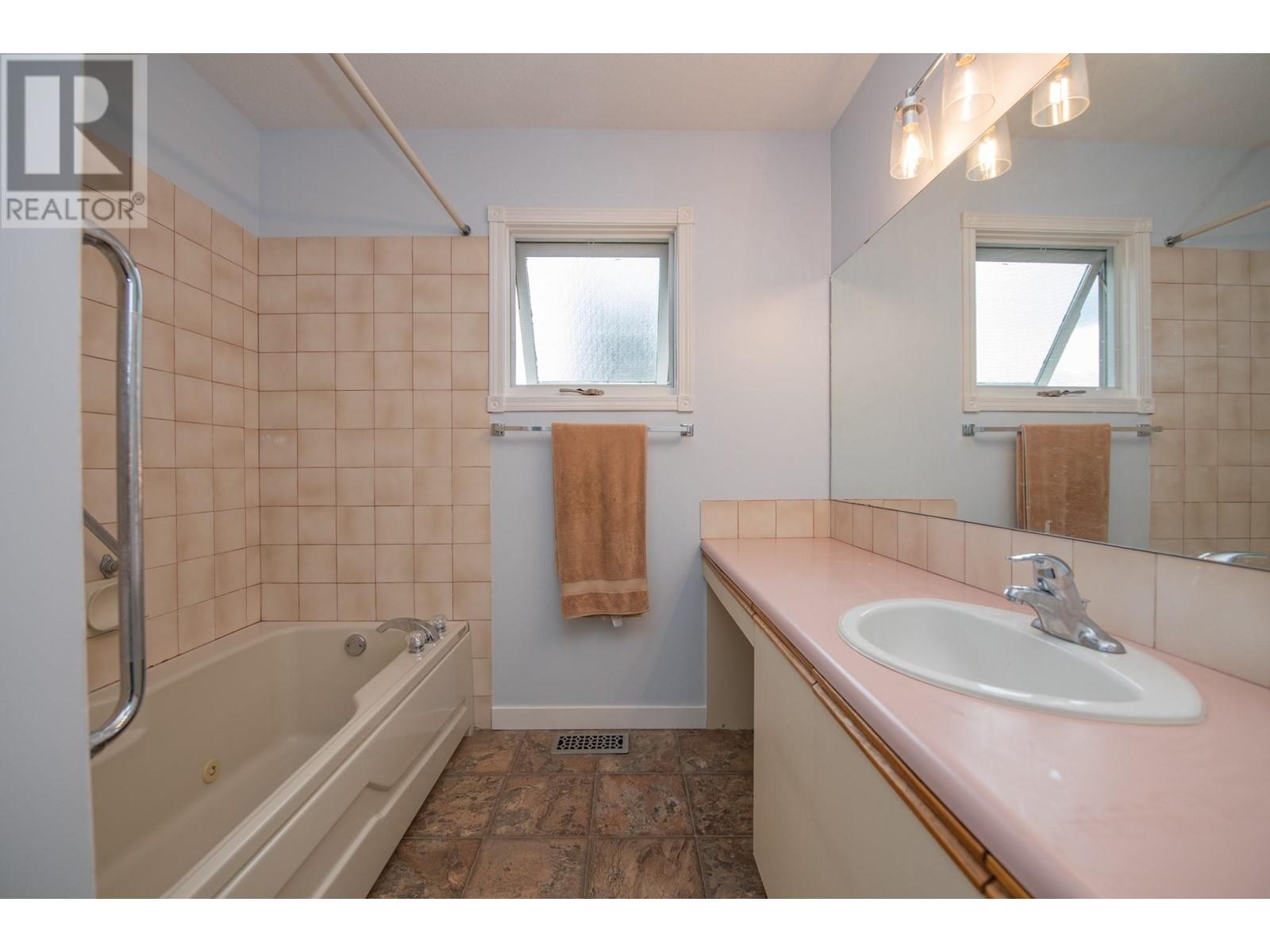 1505 38 Avenue, Vernon, British Columbia  V1T 2Z1 - Photo 29 - 10350390