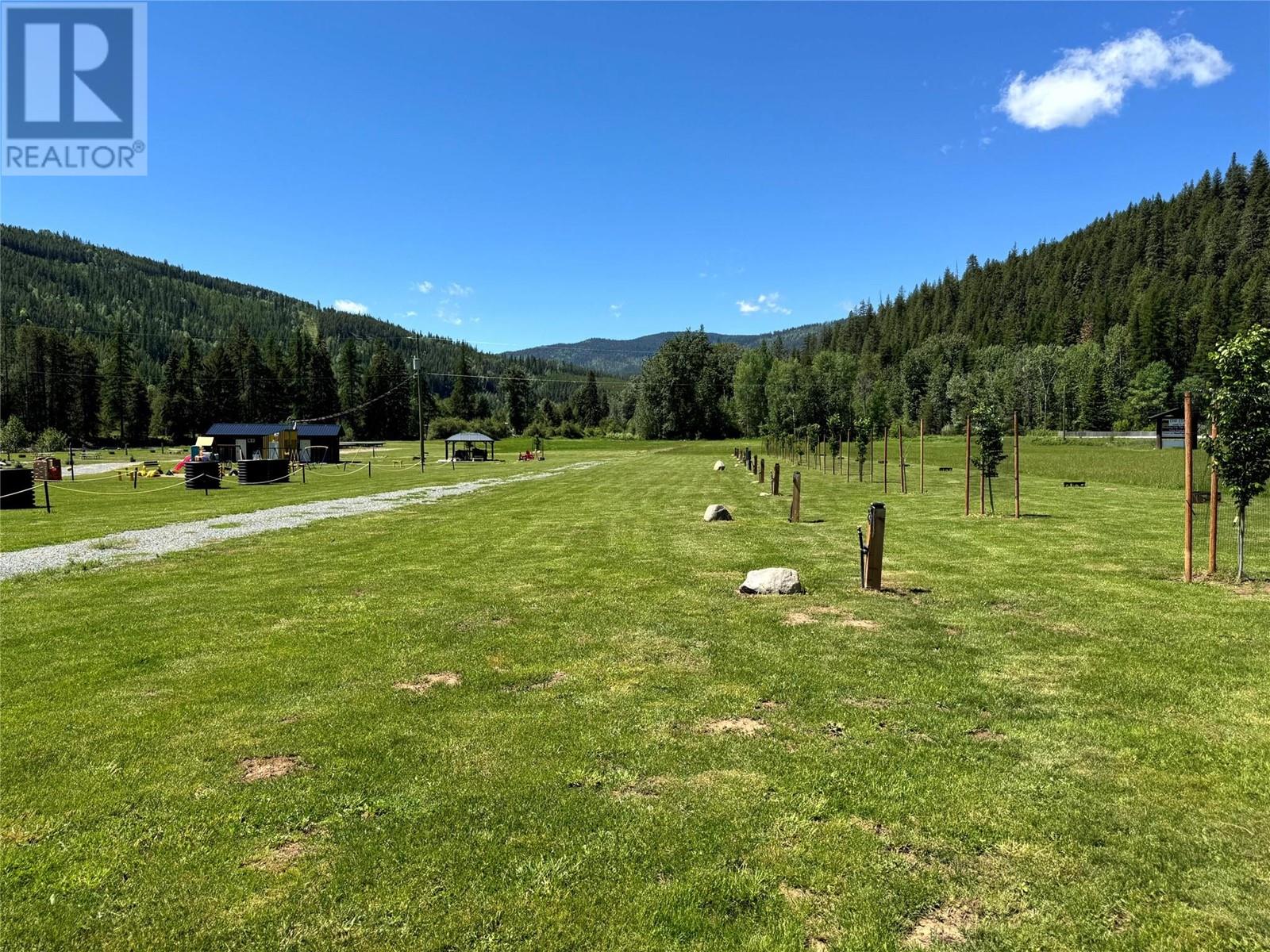 8623 3/95 Highway, Yahk, British Columbia  V0B 2P0 - Photo 21 - 10350306