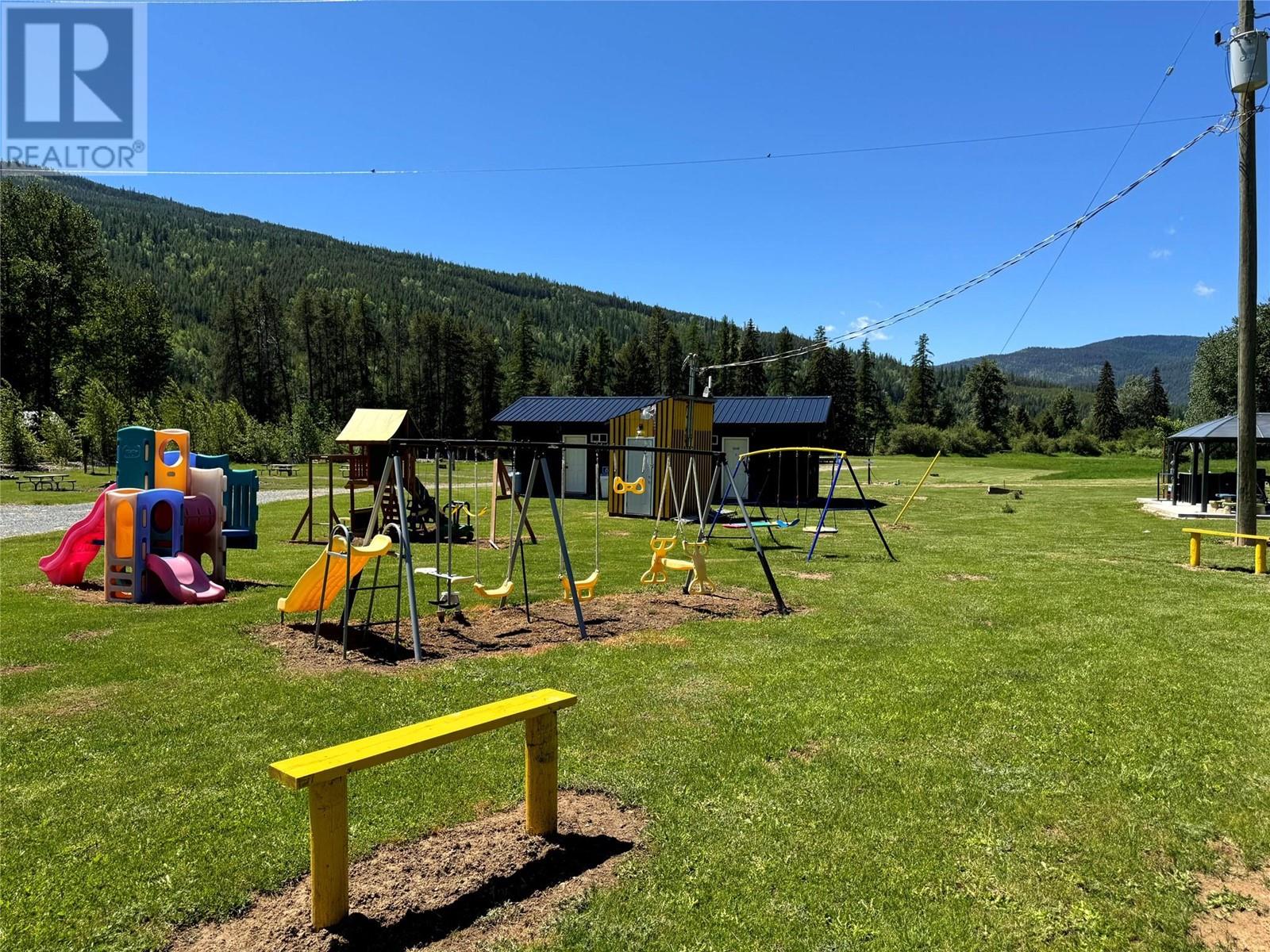 8623 3/95 Highway, Yahk, British Columbia  V0B 2P0 - Photo 28 - 10350306