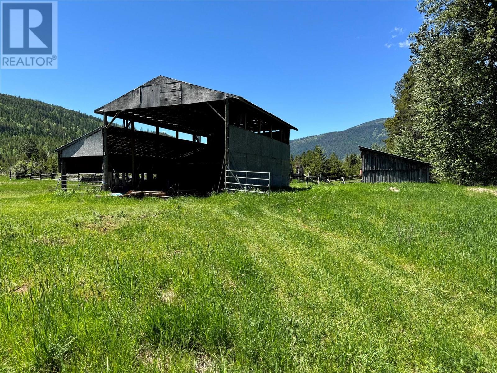 8623 3/95 Highway, Yahk, British Columbia  V0B 2P0 - Photo 43 - 10350306
