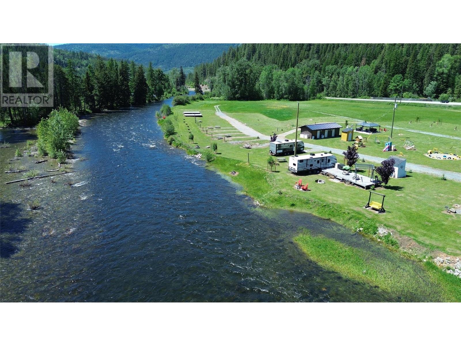 8623 3/95 Highway, Yahk, British Columbia  V0B 2P0 - Photo 5 - 10350306