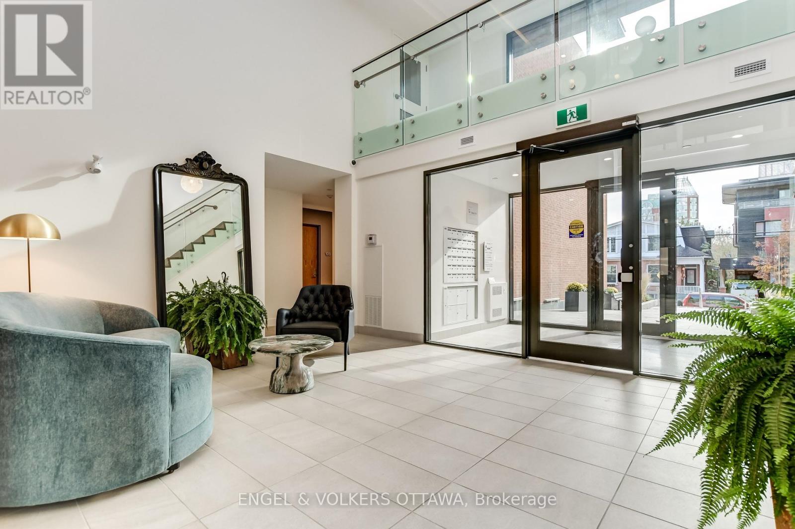 204 - 280 Crichton Street, Ottawa, Ontario  K1M 1W4 - Photo 2 - X12127221
