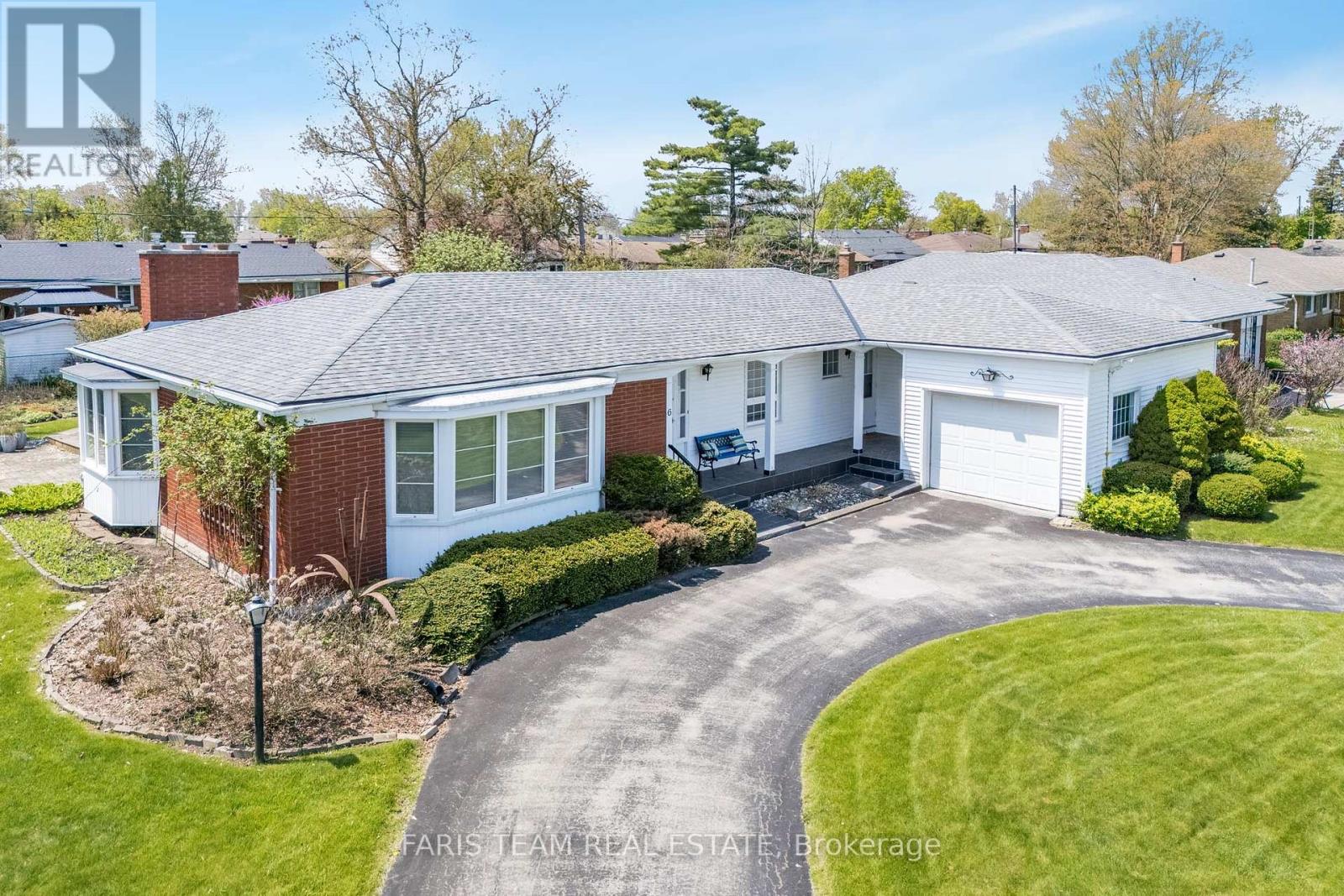 6 Glendale Drive, Welland, Ontario  L3C 4Y6 - Photo 1 - X12190273