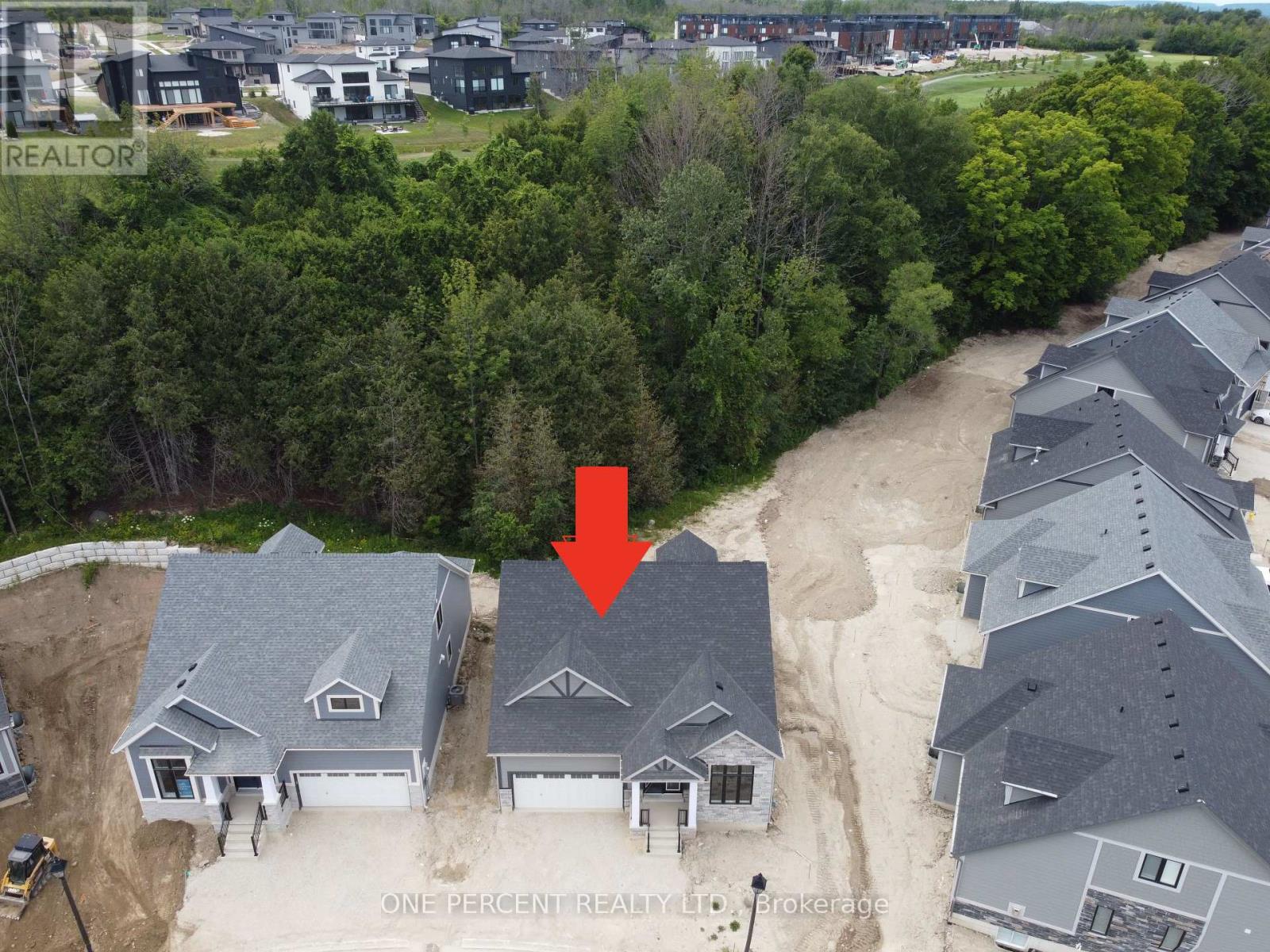 122 Beacon Drive, Blue Mountains, Ontario  N0H 2P0 - Photo 2 - X12190329