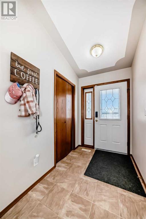 5418 58 Avenueclose, Ponoka, Alberta  T4J 1P8 - Photo 2 - A2208677