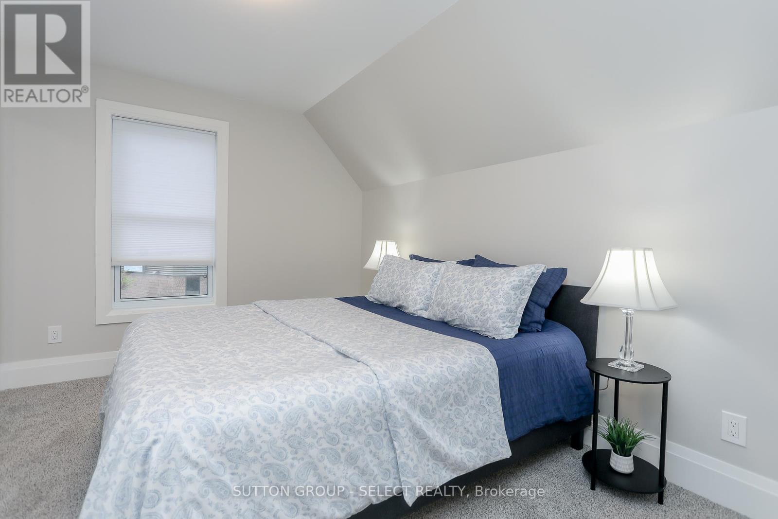 964 Dufferin Avenue, London East, Ontario  N5W 3K2 - Photo 33 - X12190353