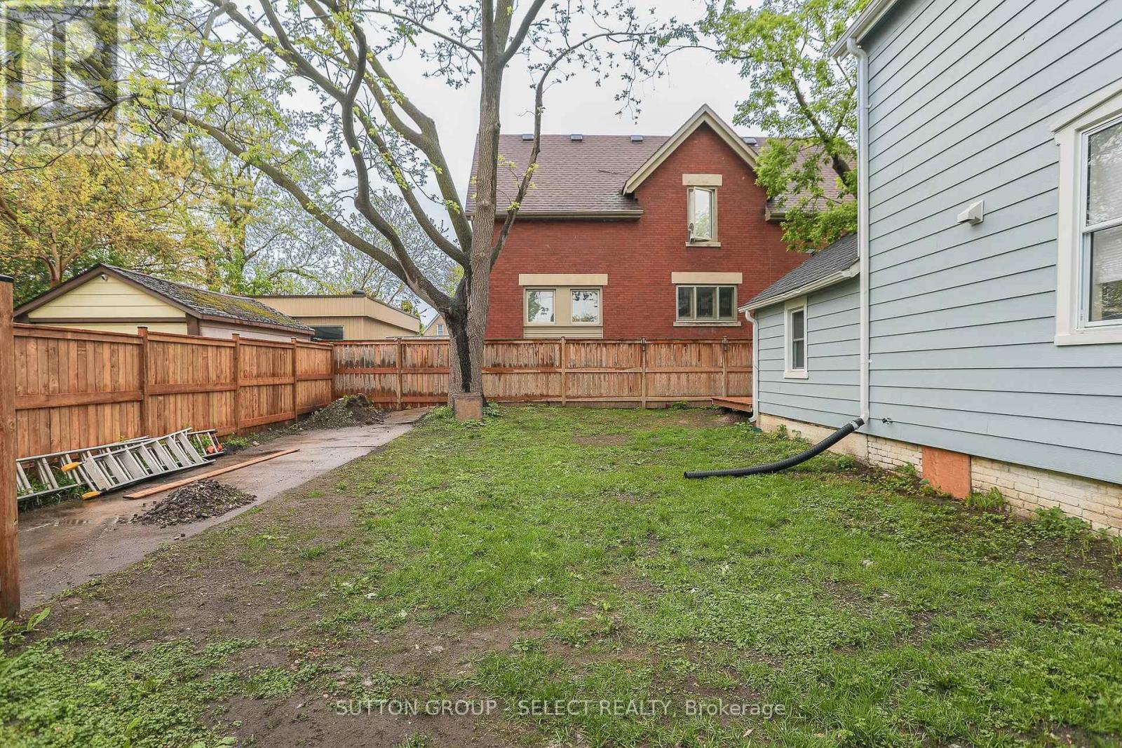 964 Dufferin Avenue, London East, Ontario  N5W 3K2 - Photo 43 - X12190353