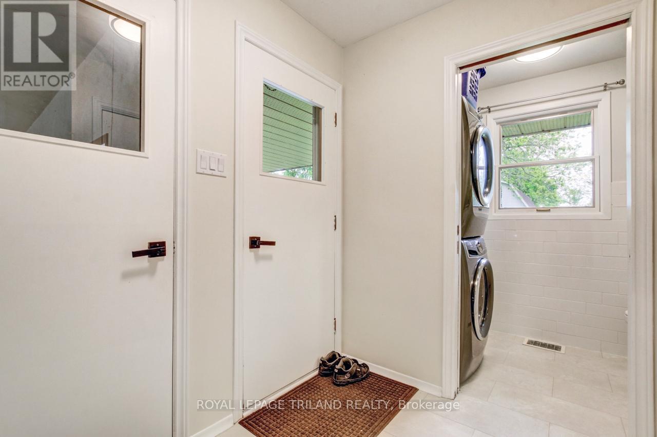 9460 Currie Road, Dutton/dunwich (Wallacetown), Ontario  N0L 2M0 - Photo 11 - X12190374