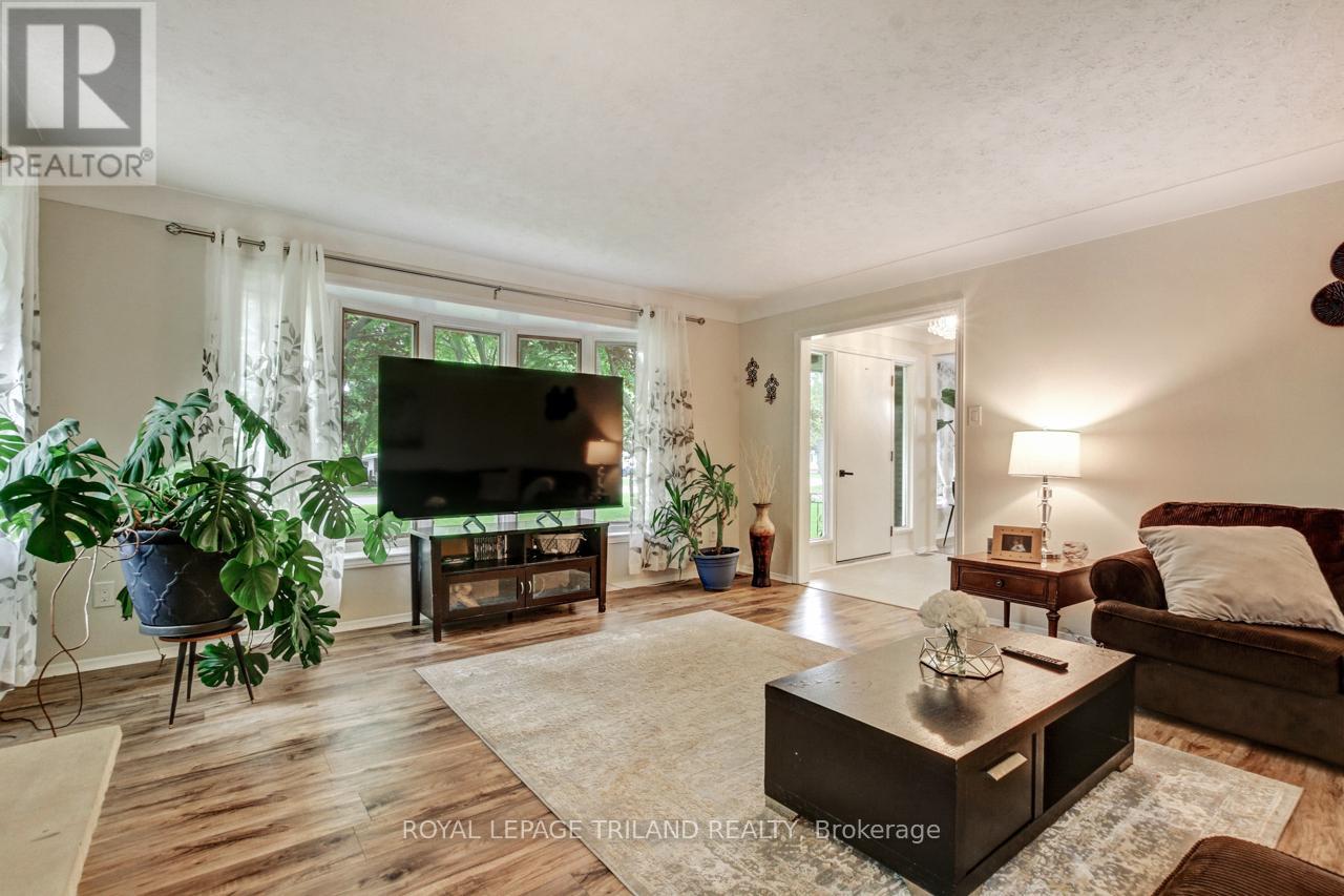 9460 Currie Road, Dutton/dunwich, Ontario  N0L 2M0 - Photo 16 - X12190374