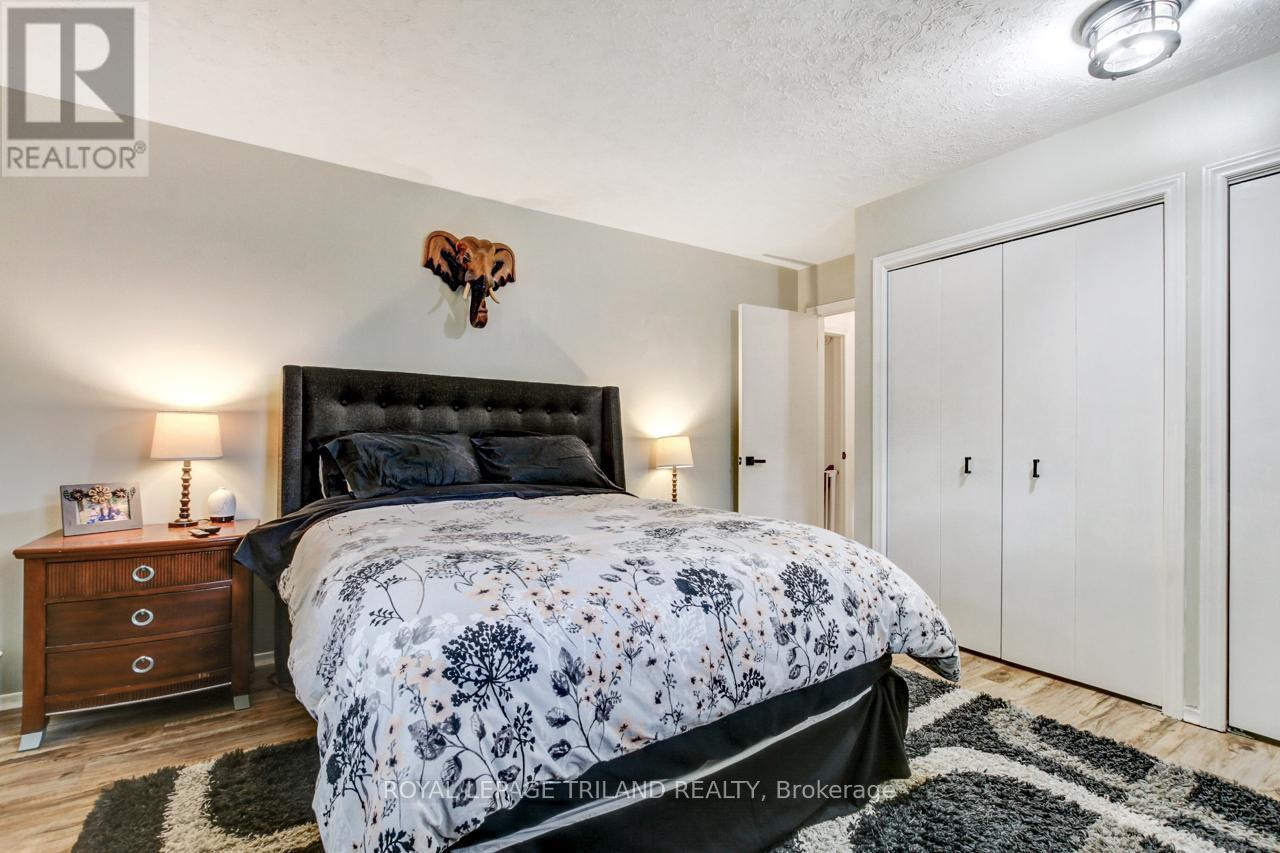 9460 Currie Road, Dutton/dunwich (Wallacetown), Ontario  N0L 2M0 - Photo 18 - X12190374