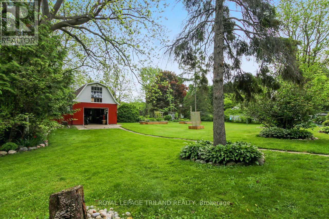 9460 Currie Road, Dutton/dunwich (Wallacetown), Ontario  N0L 2M0 - Photo 36 - X12190374