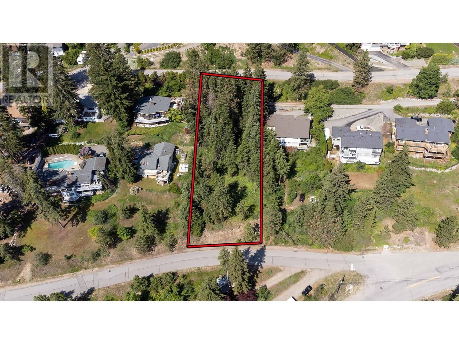 Property at 1525 Scott Crescent image 5