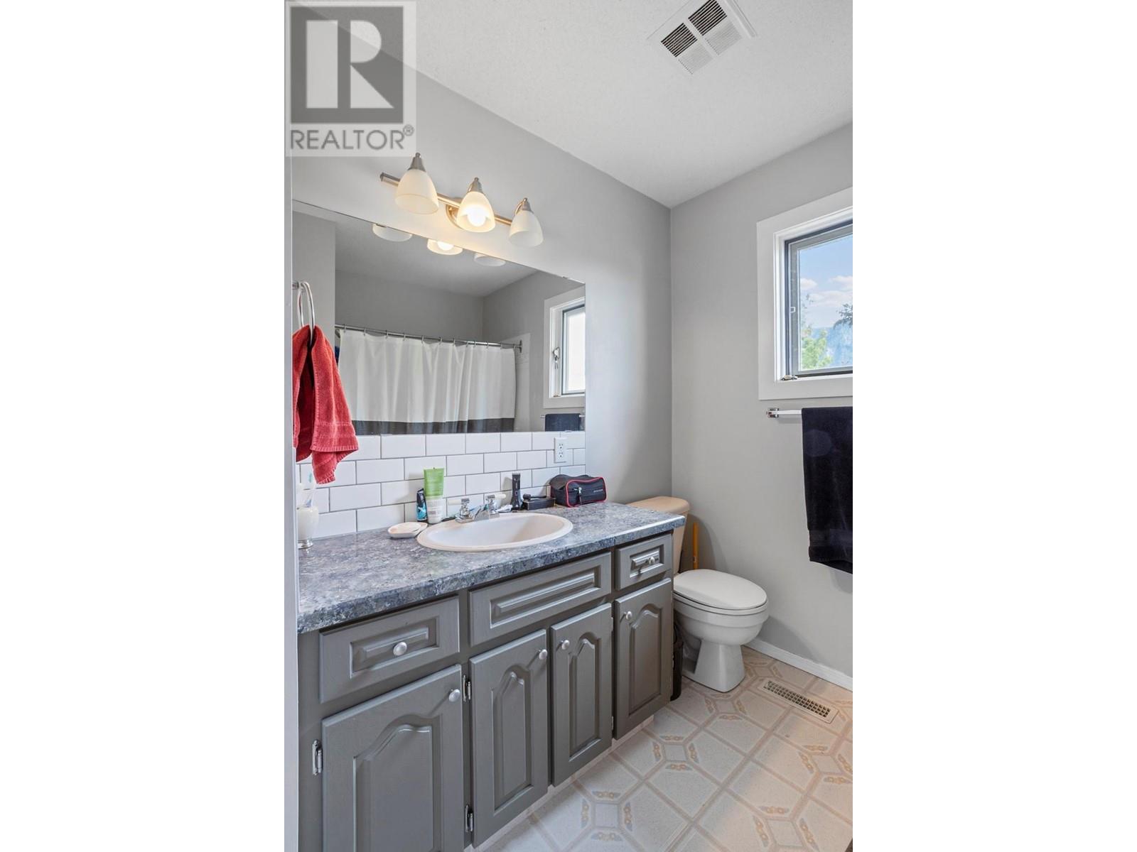 950 Hagey Road, Lister, British Columbia V0B 1C1 - Photo 13 - 10347838