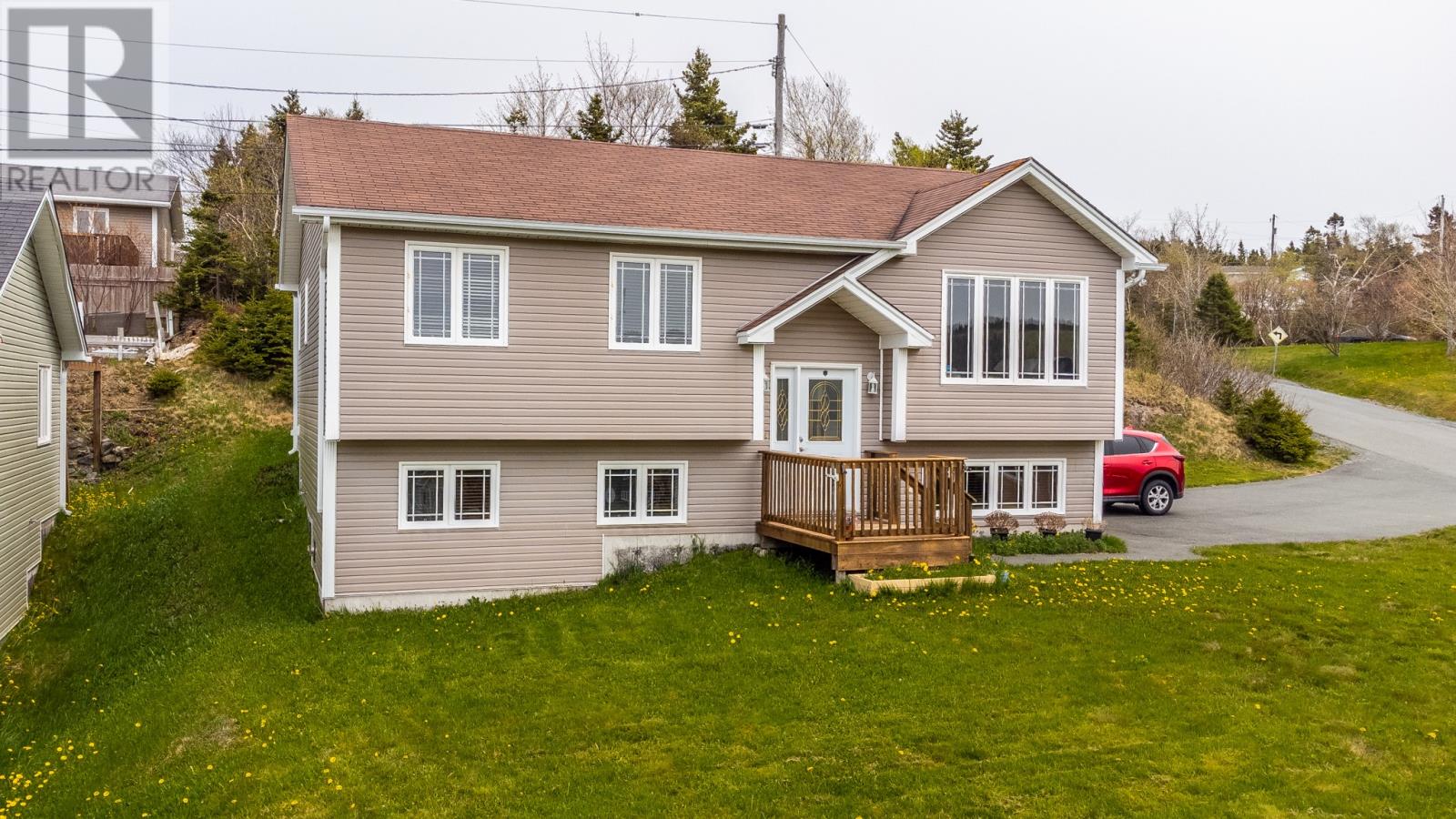 Property at 45 Rockland Heights image 1