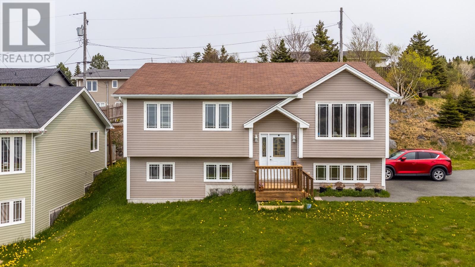 Property at 45 Rockland Heights image 2