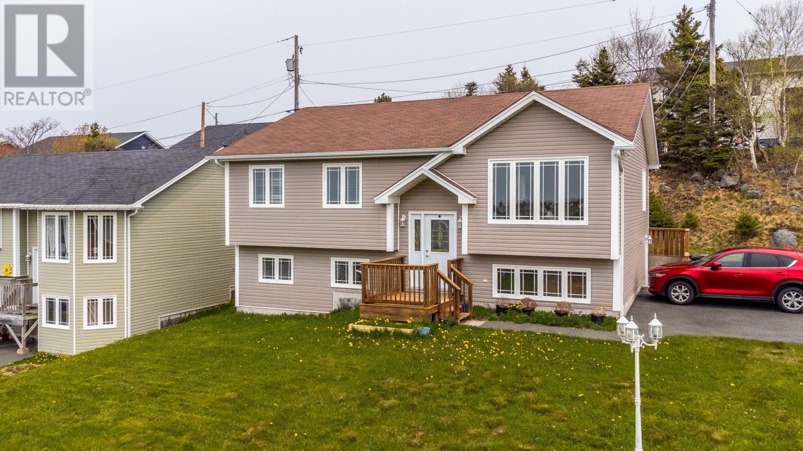 Property at 45 Rockland Heights image 3