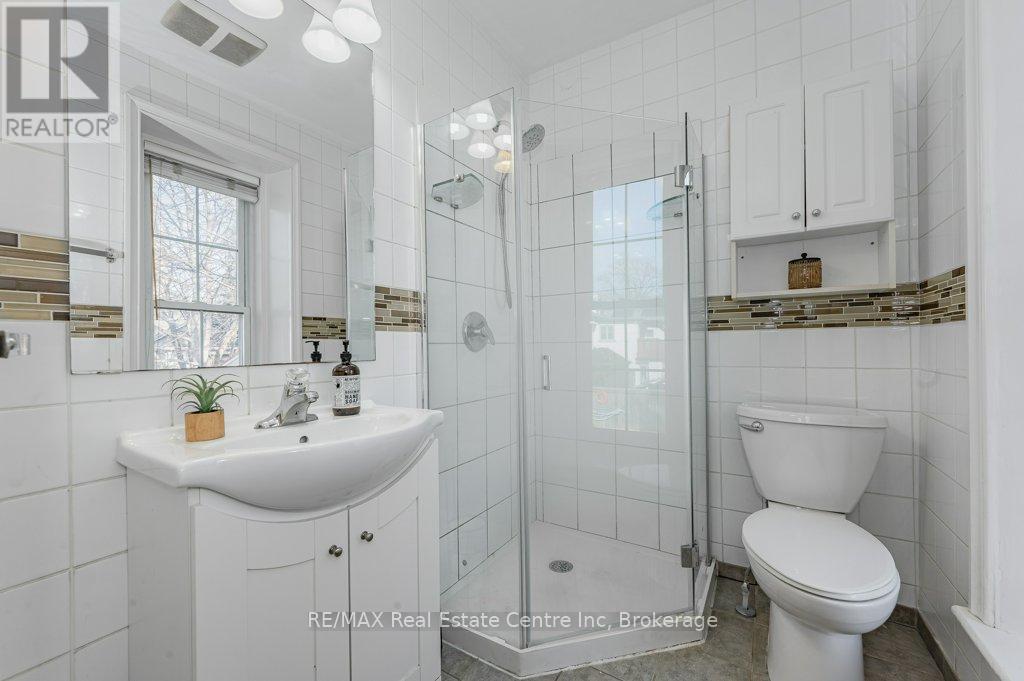 15 Liverpool Street, Guelph (Downtown), Ontario  N1H 2K8 - Photo 37 - X12190355