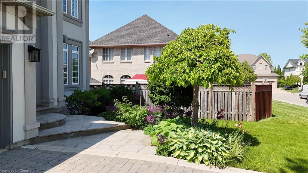 Property at 8 HACKNEY Court image 3