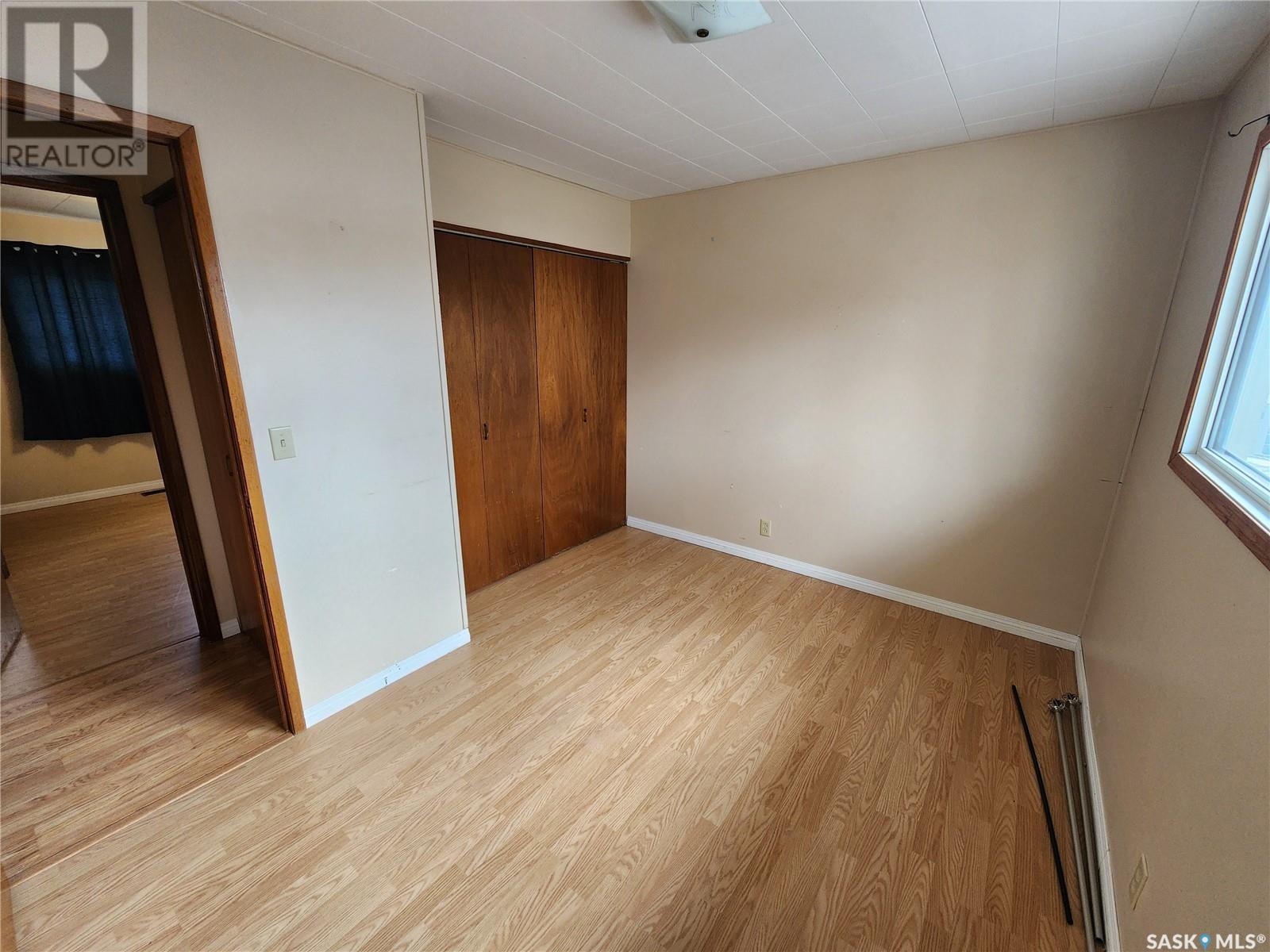 209 3rd Avenue E, Lampman, Saskatchewan  S0C 1N0 - Photo 15 - SK988063
