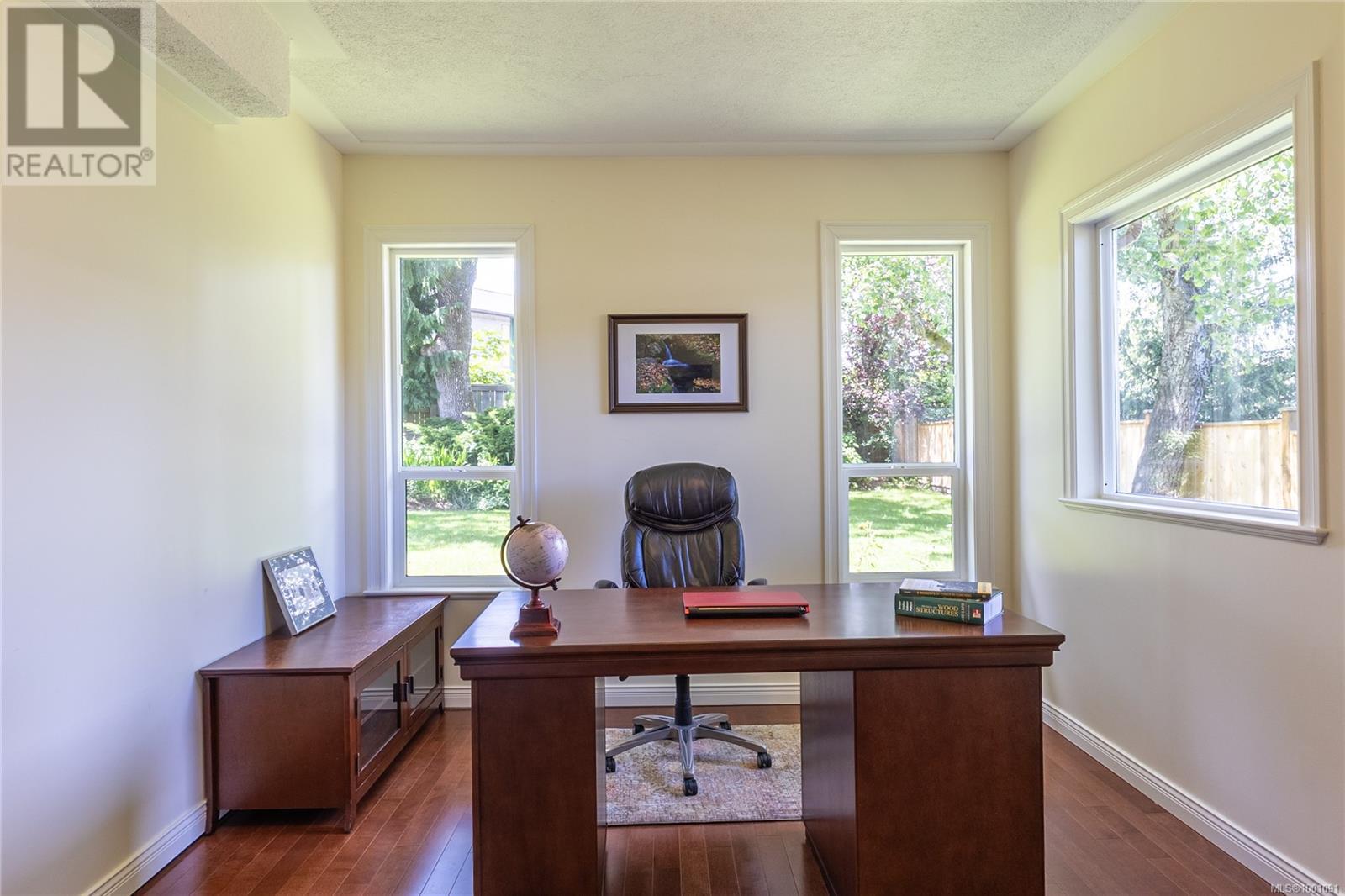 4252 Oakview Close, Saanich, British Columbia  V8N 6M8 - Photo 11 - 1001091