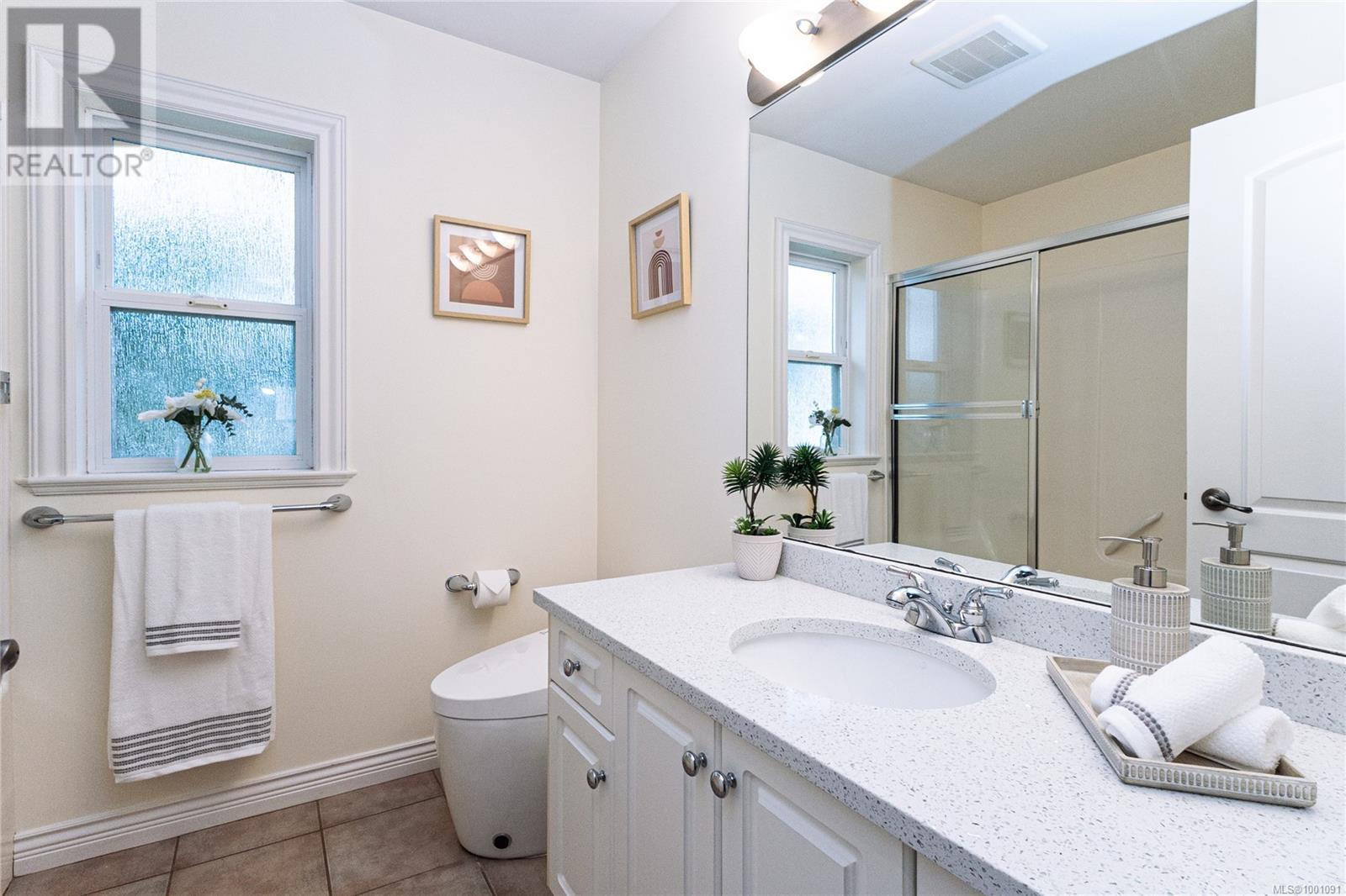 4252 Oakview Close, Saanich, British Columbia  V8N 6M8 - Photo 27 - 1001091