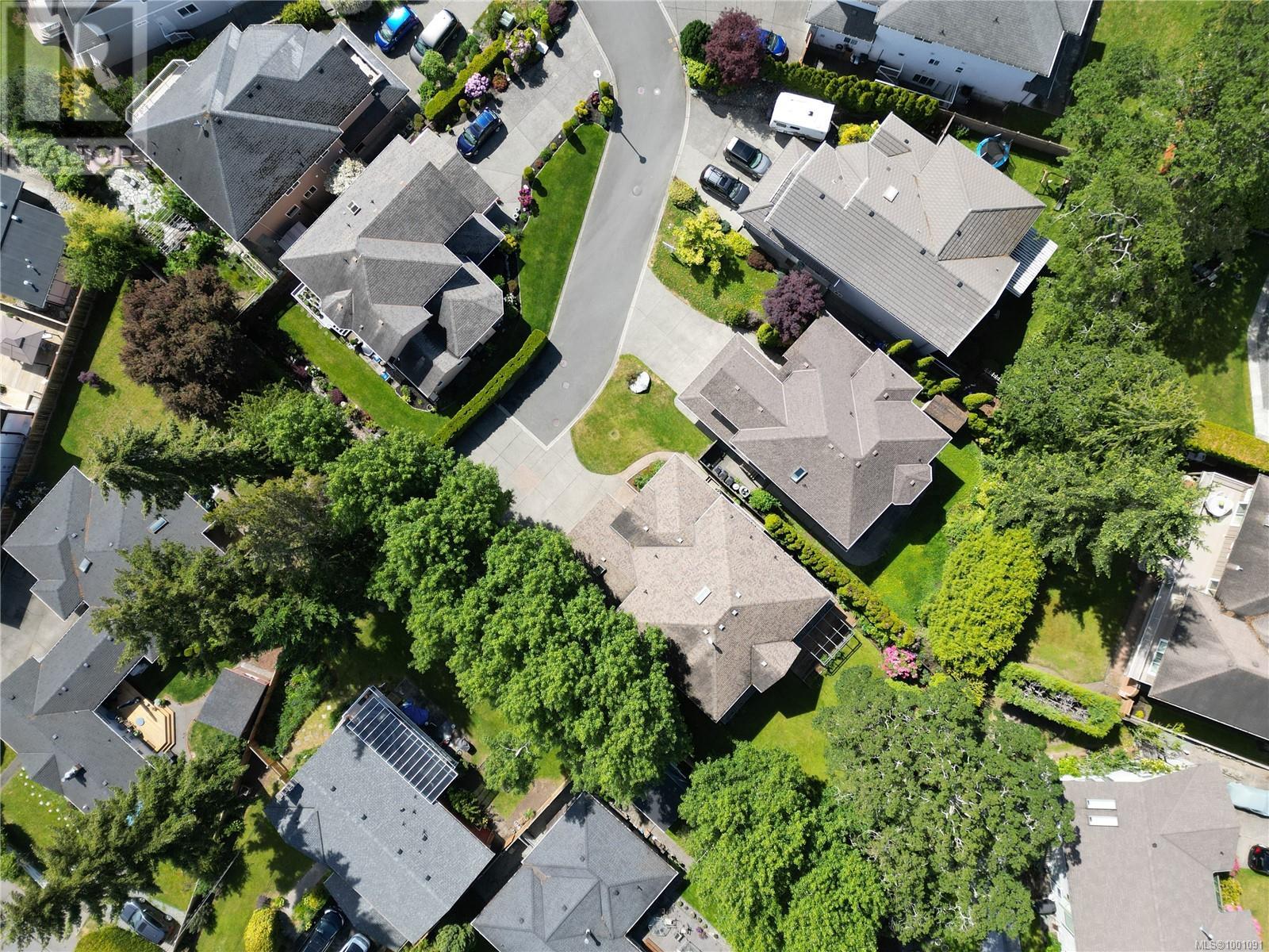 4252 Oakview Close, Saanich, British Columbia  V8N 6M8 - Photo 44 - 1001091
