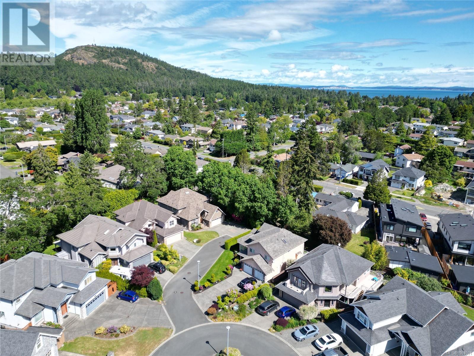 4252 Oakview Close, Saanich, British Columbia  V8N 6M8 - Photo 45 - 1001091