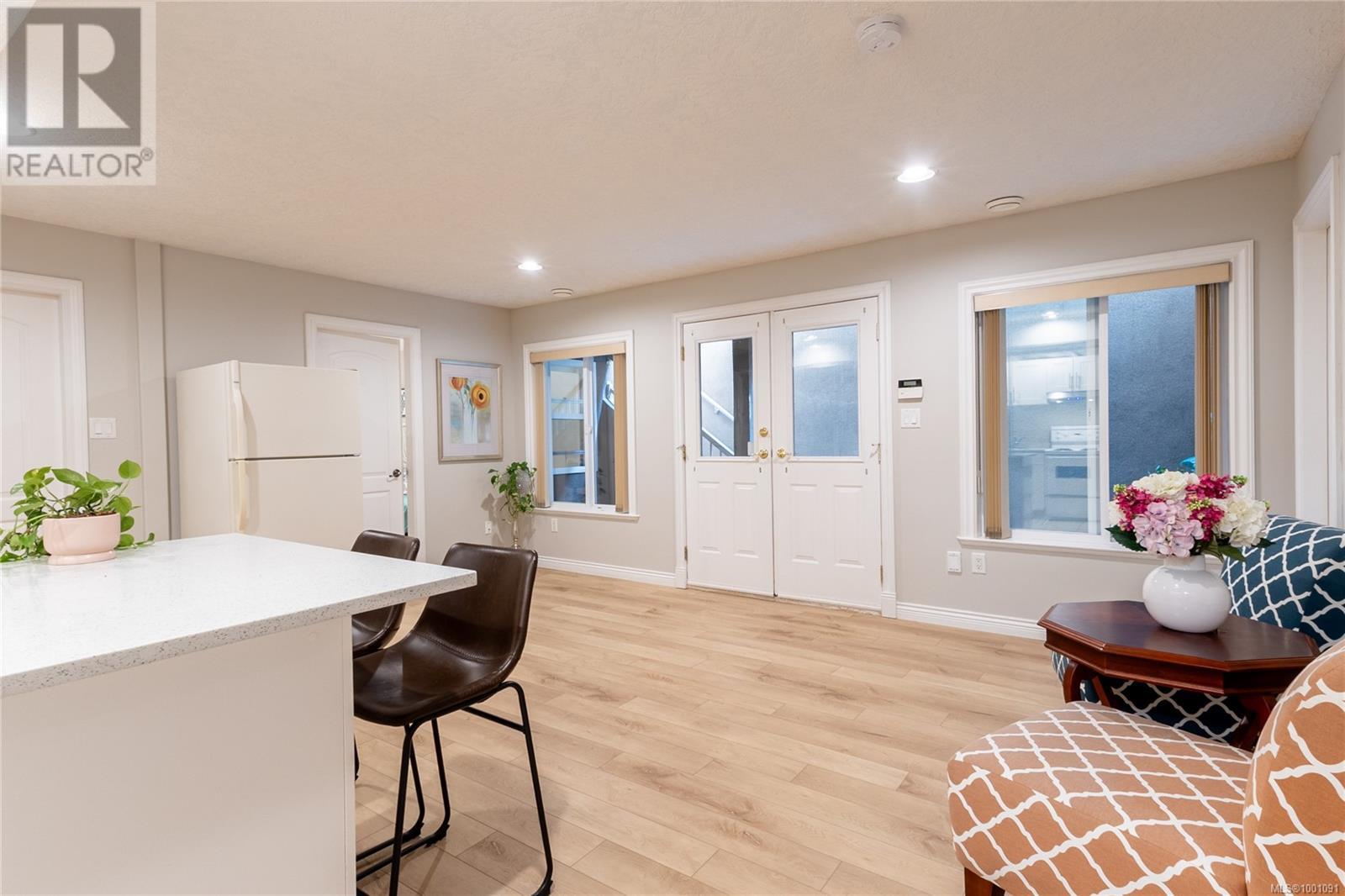 4252 Oakview Close, Saanich, British Columbia  V8N 6M8 - Photo 33 - 1001091