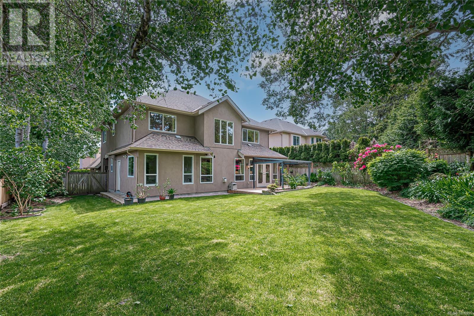 4252 Oakview Close, Saanich, British Columbia  V8N 6M8 - Photo 42 - 1001091