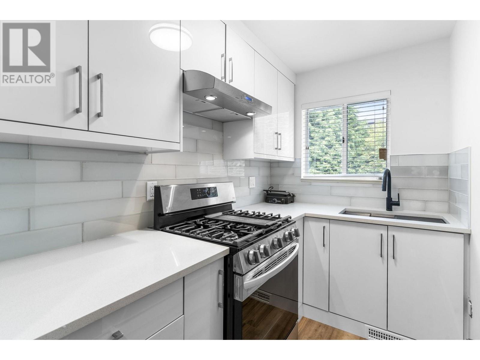996 Duthie Avenue, Burnaby, British Columbia  V5A 2P8 - Photo 12 - R3009482