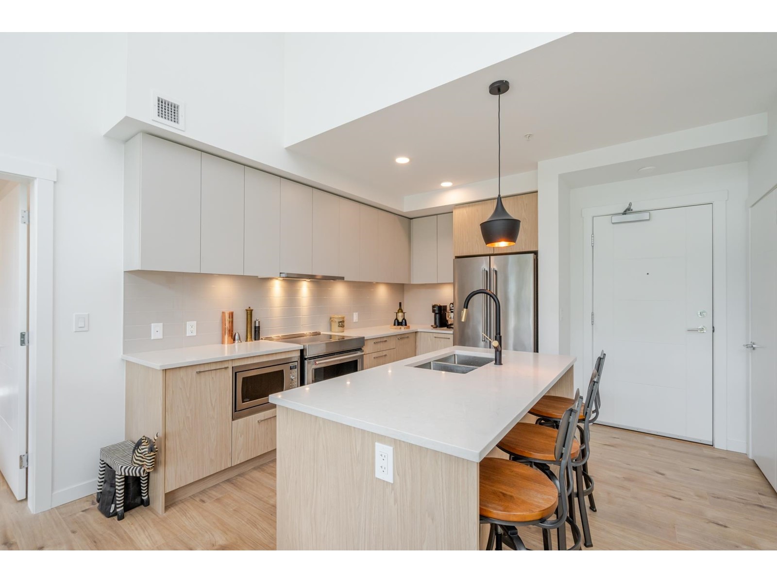 504 3182 Gladwin Road, Abbotsford, British Columbia  V2T 0K8 - Photo 8 - R3009600