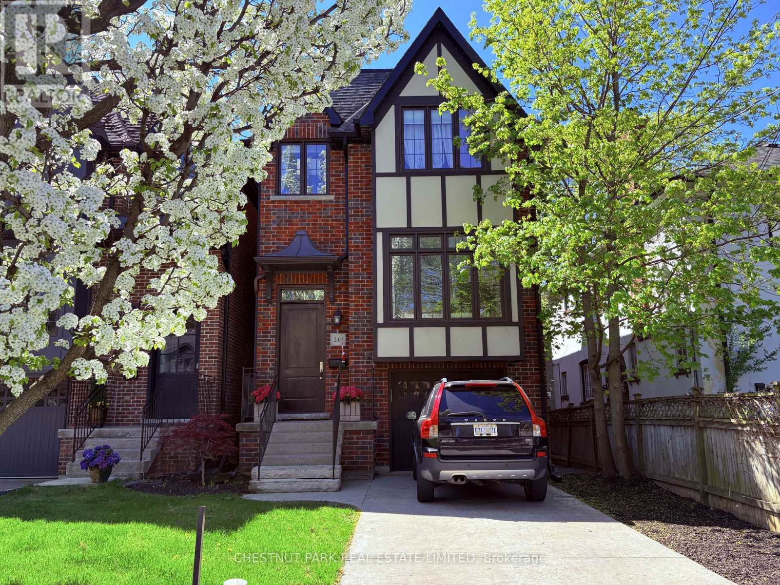 249 SHELDRAKE BOULEVARD, toronto (lawrence park south), Ontario